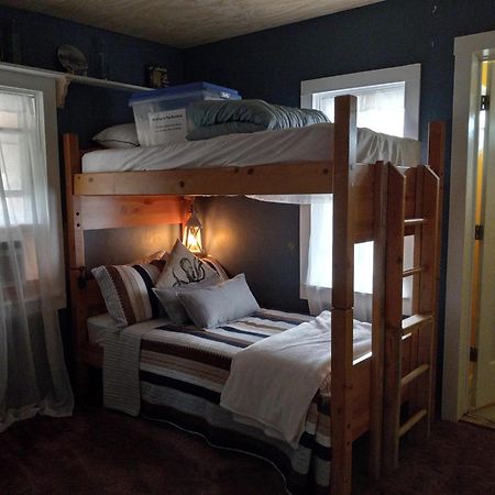 The Goulding Cottage And Farm - 4 Beds, 3 Baths Henrieville Bagian luar foto