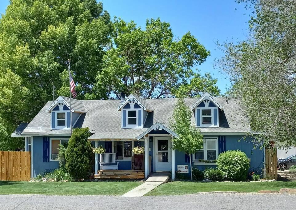 The Goulding Cottage And Farm - 4 Beds, 3 Baths Henrieville Bagian luar foto
