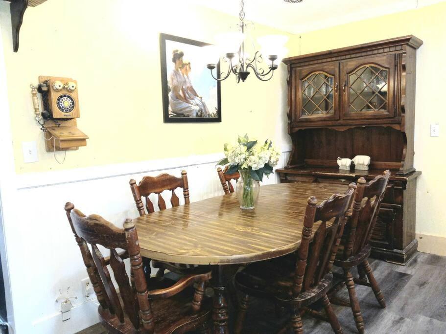 The Goulding Cottage And Farm - 4 Beds, 3 Baths Henrieville Bagian luar foto