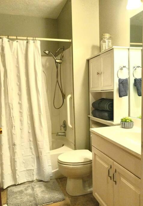The Goulding Cottage And Farm - 4 Beds, 3 Baths Henrieville Bagian luar foto