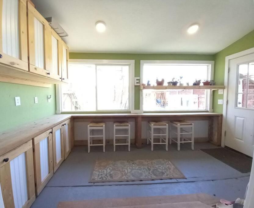 The Goulding Cottage And Farm - 4 Beds, 3 Baths Henrieville Bagian luar foto